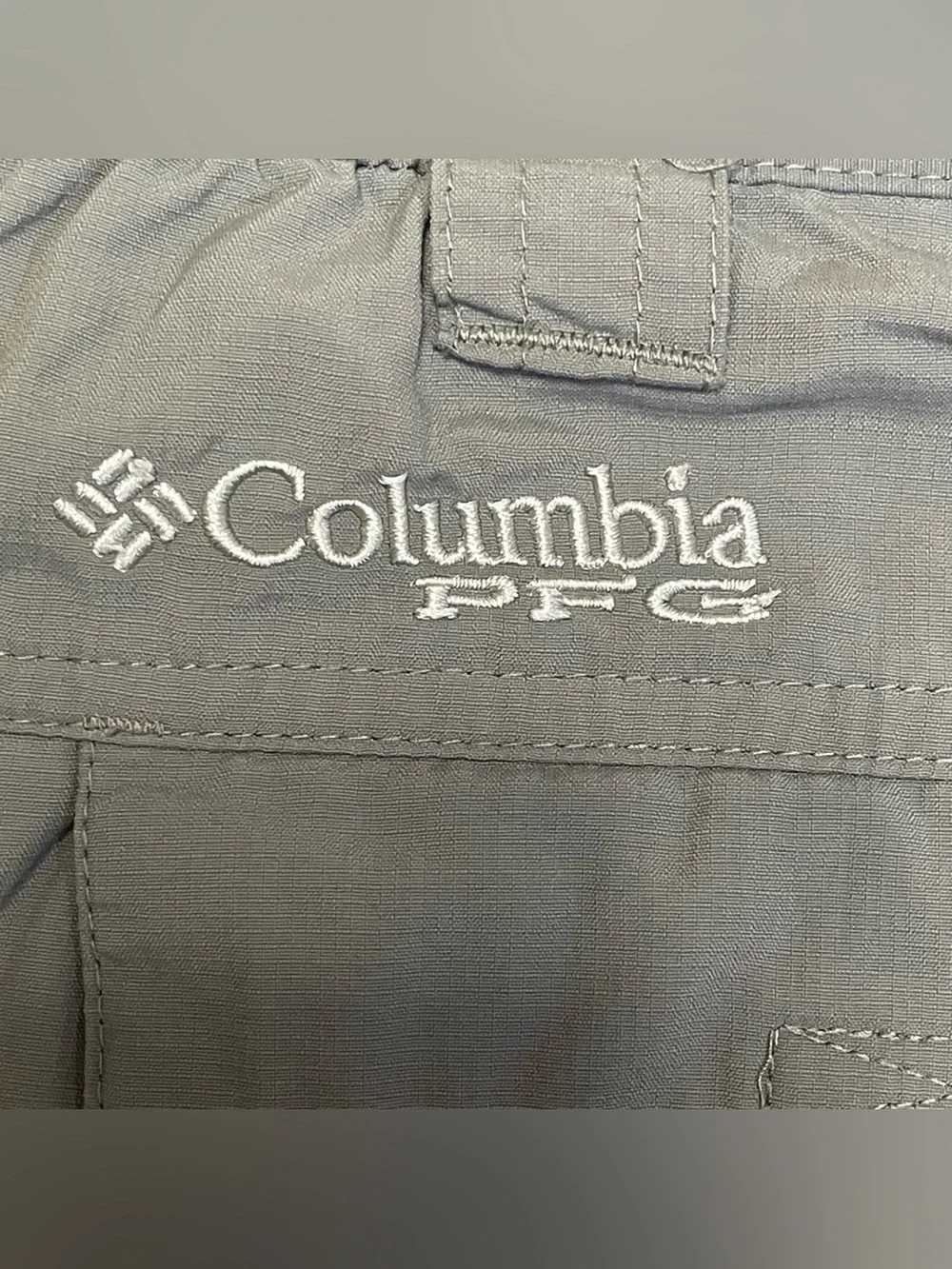 Columbia Sportswear Company Performance Fishing Gear Men's 40 Gray Cargo Shorts